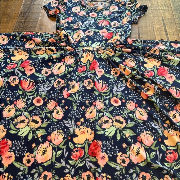 Dot Dot Smile size 12/24 mo- 8/10 Girls vintage floral Cap sleeve twirl dress - Picture 3 of 5